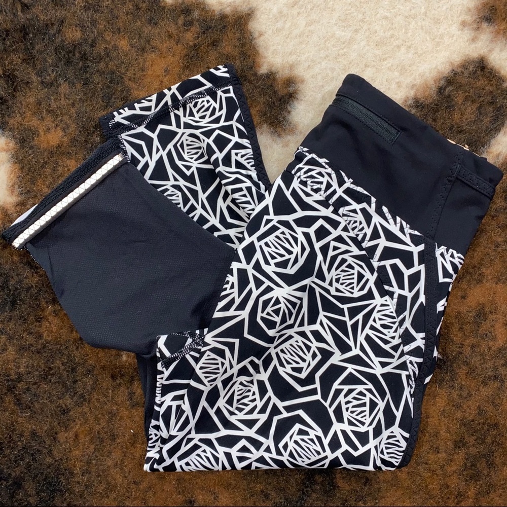 Lululemon Real Quick Crop Full on Luxtreme 4